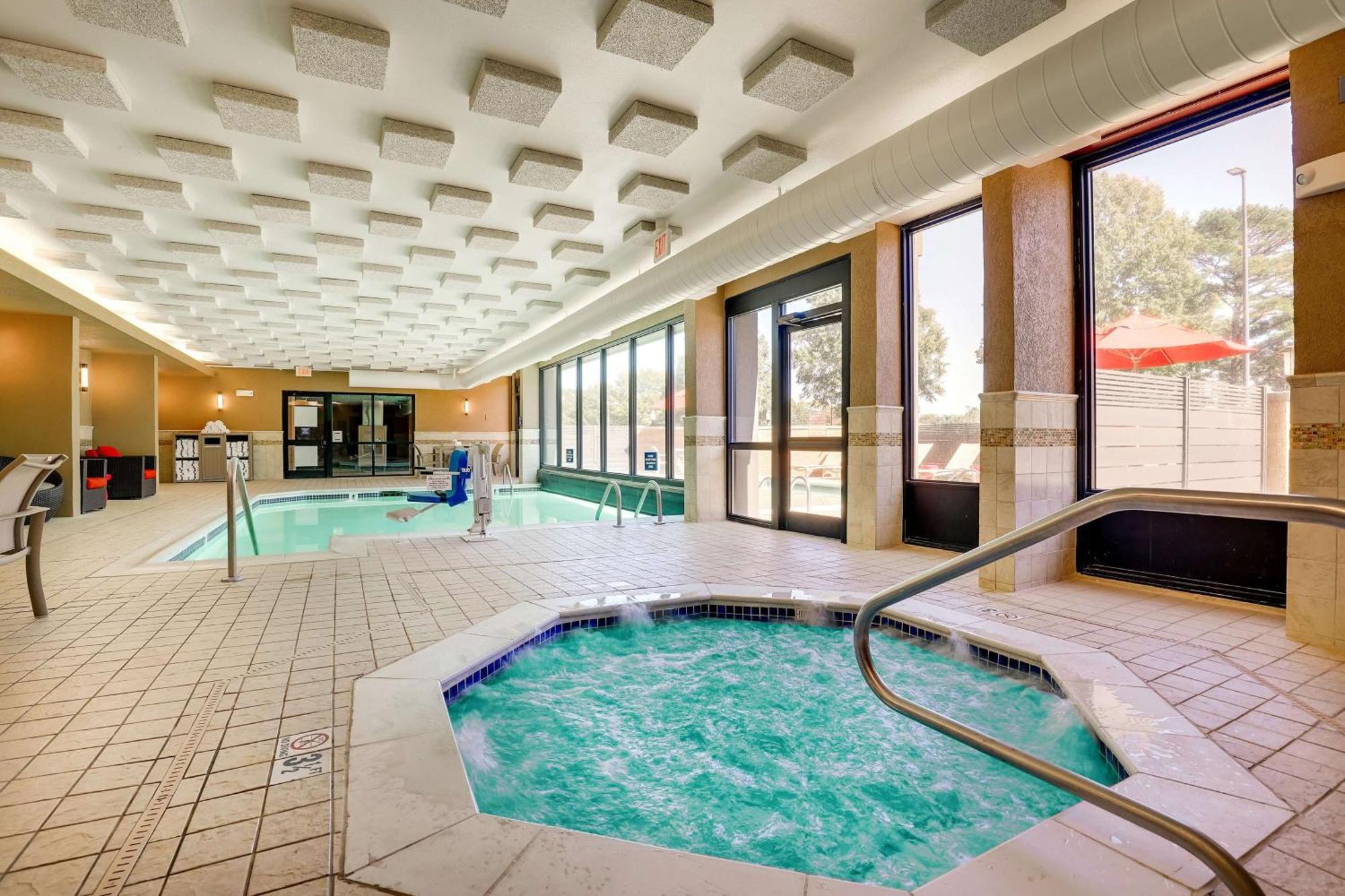 Drury Inn & Suites Charlotte University Place Eksteriør billede