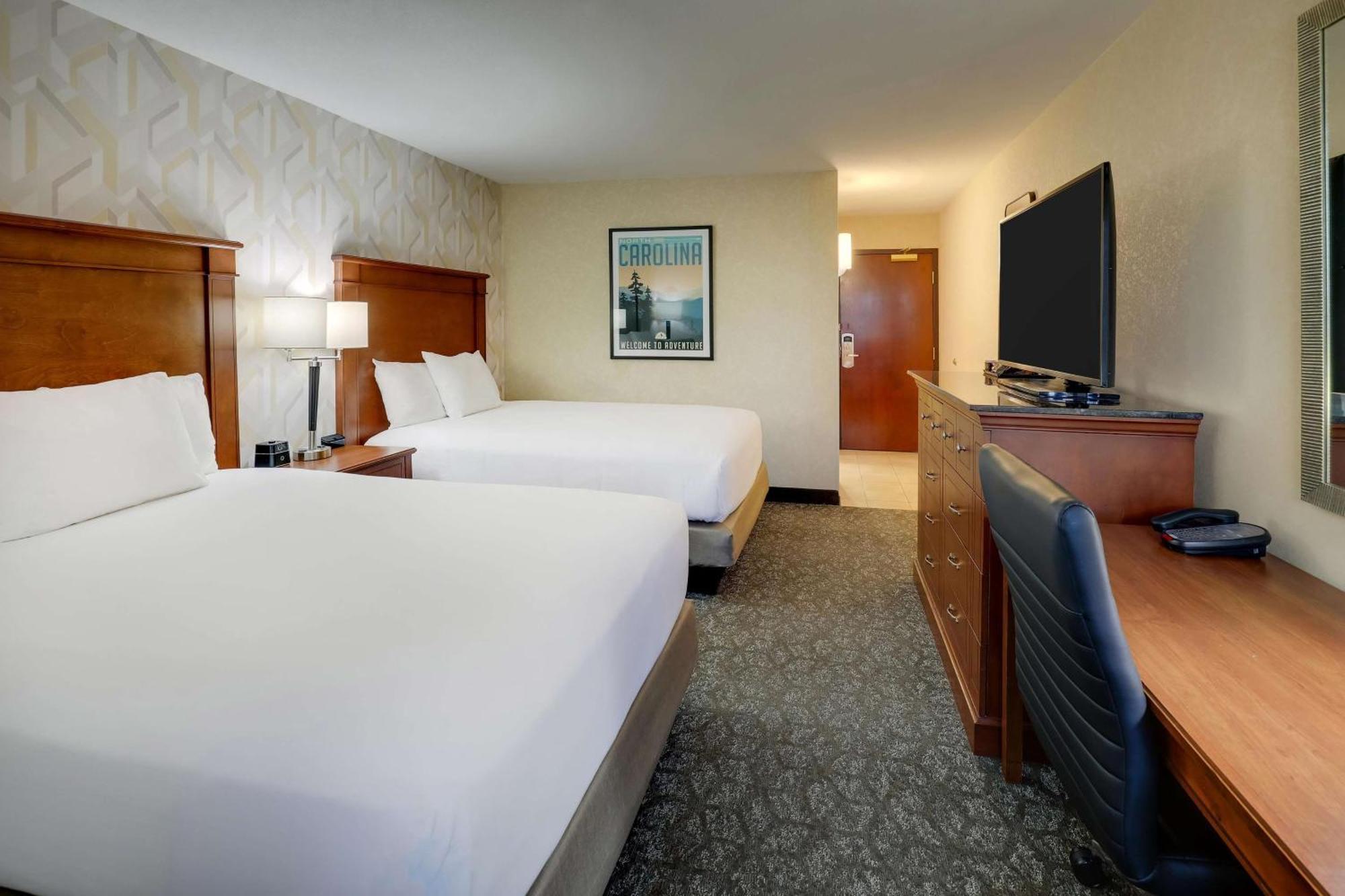 Drury Inn & Suites Charlotte University Place Eksteriør billede