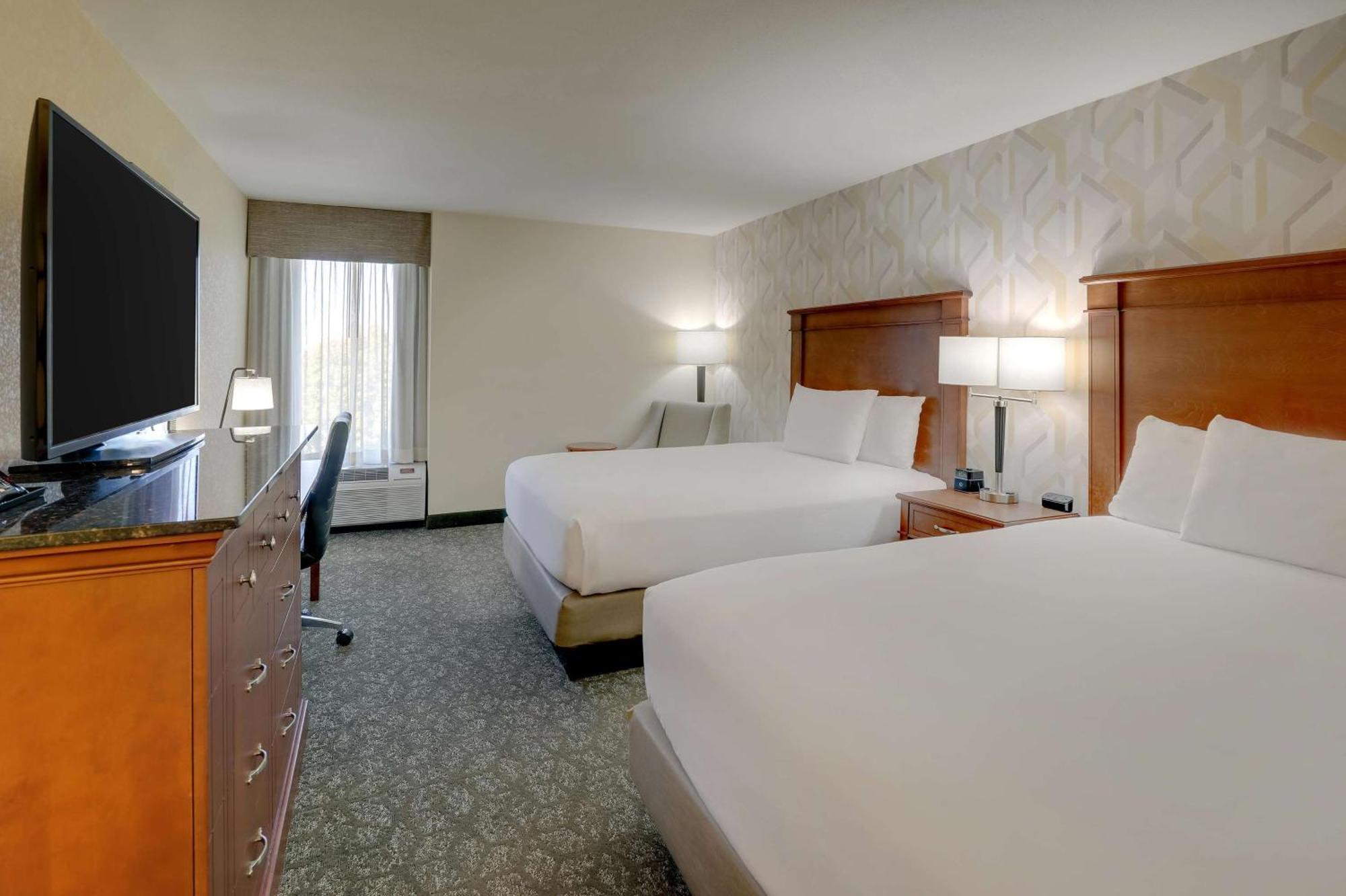Drury Inn & Suites Charlotte University Place Eksteriør billede