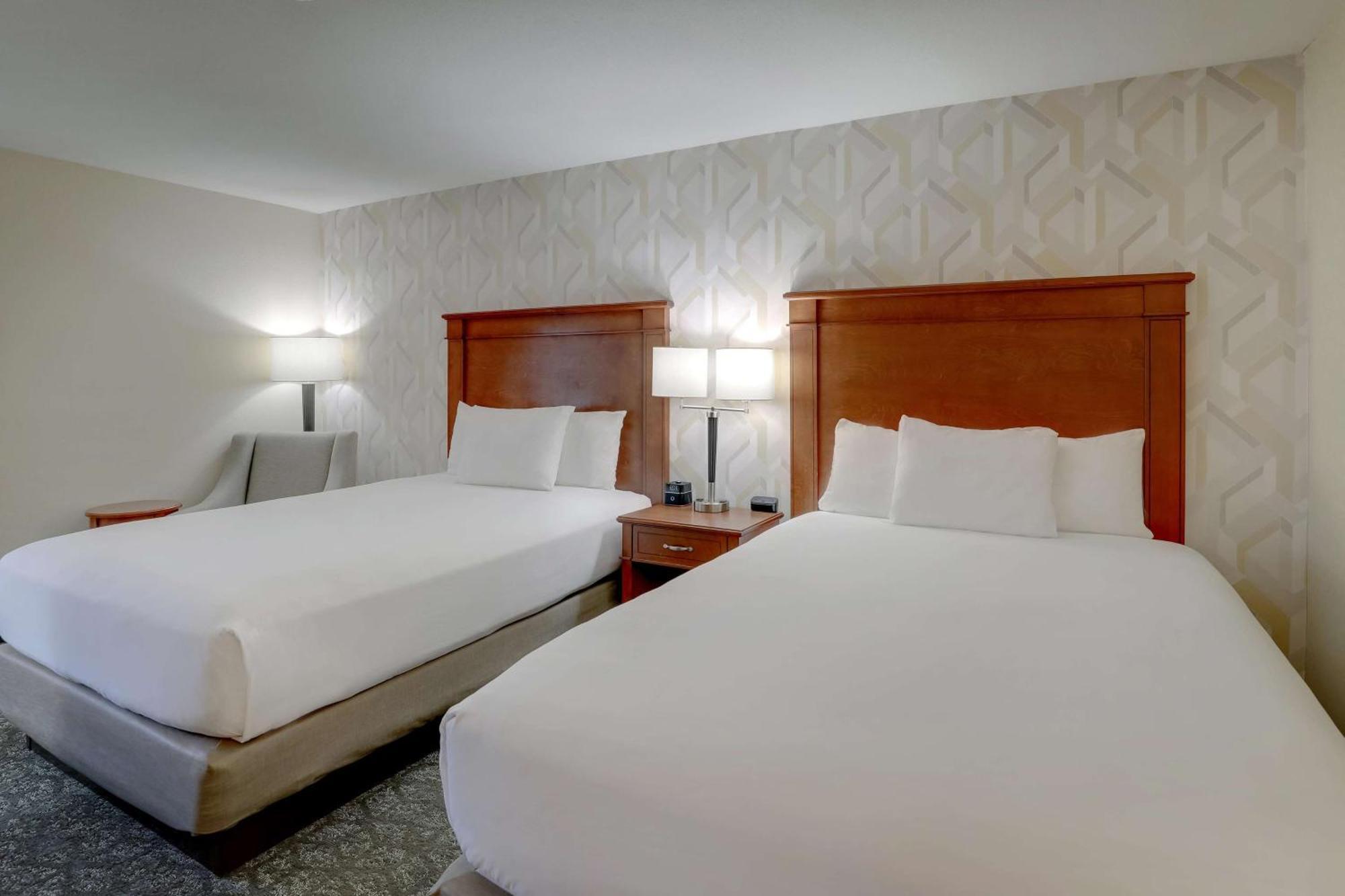 Drury Inn & Suites Charlotte University Place Eksteriør billede