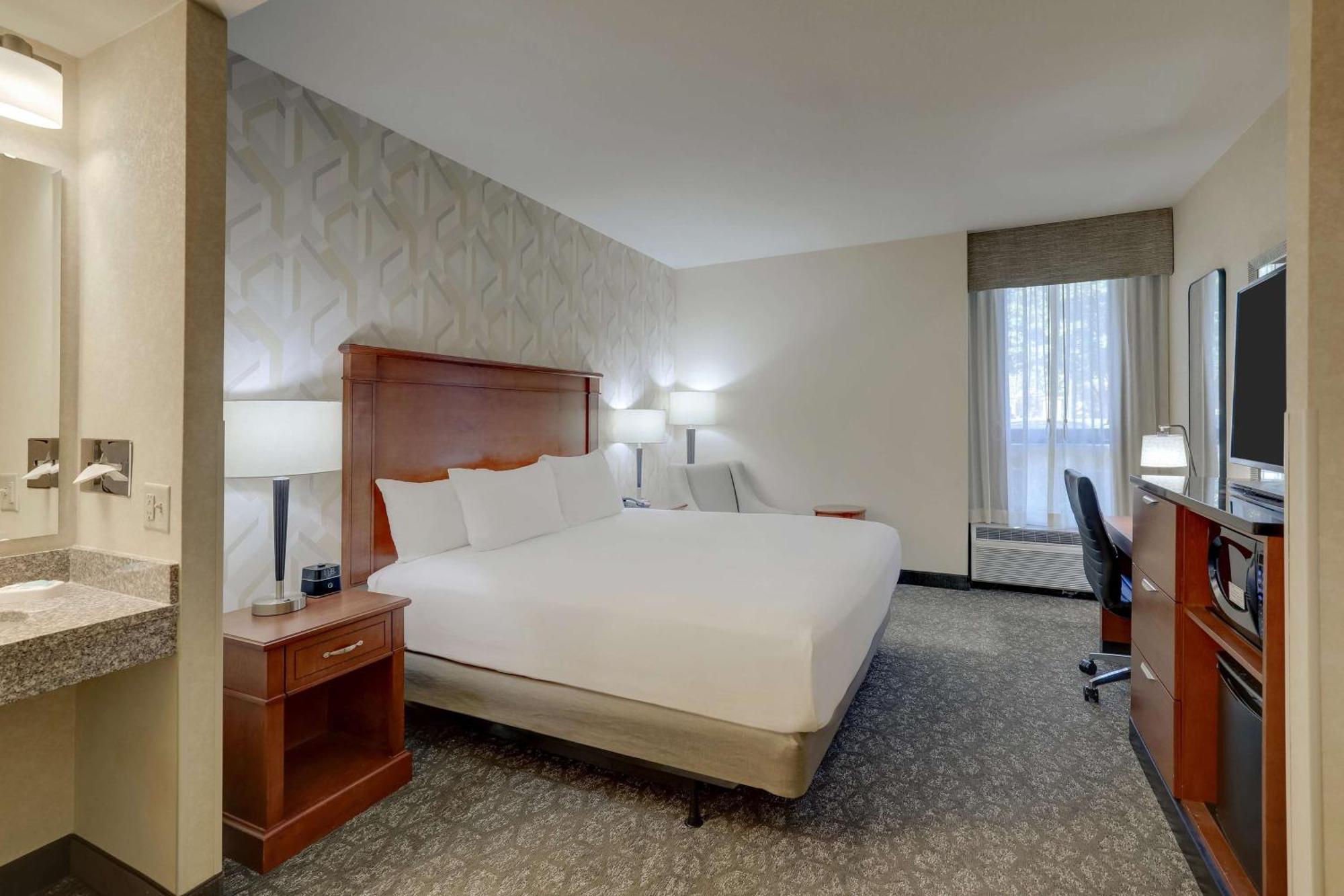 Drury Inn & Suites Charlotte University Place Eksteriør billede