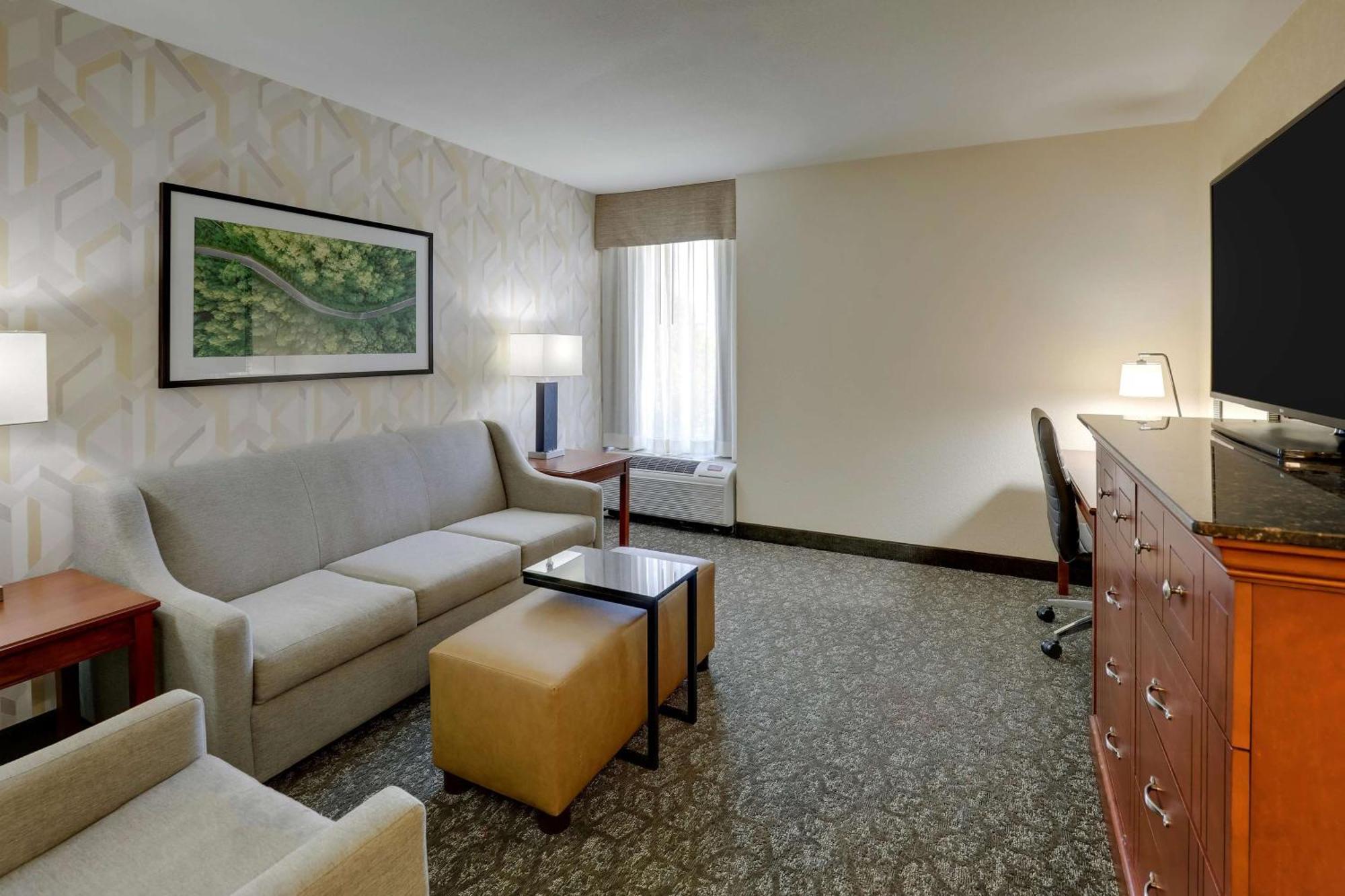 Drury Inn & Suites Charlotte University Place Eksteriør billede