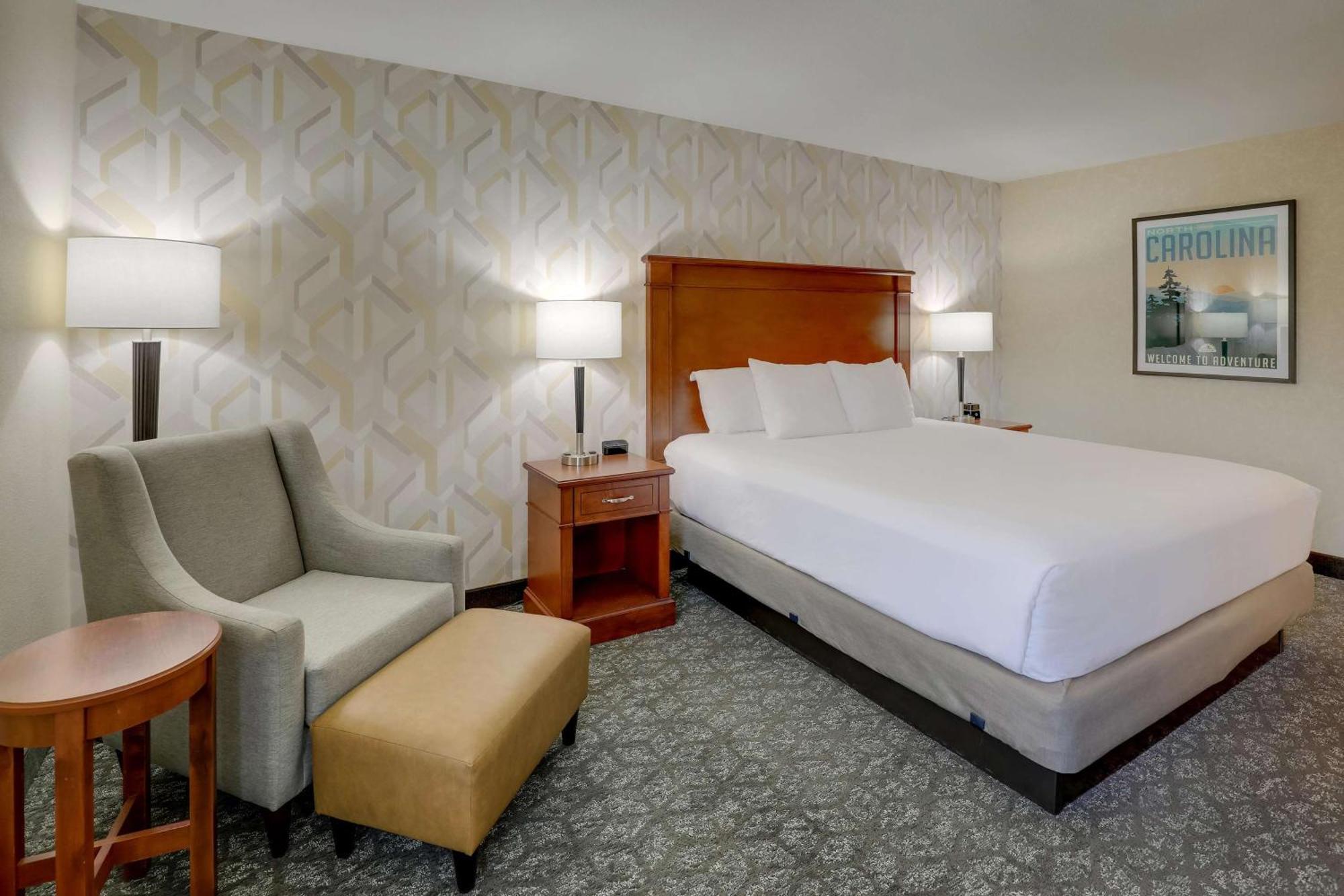 Drury Inn & Suites Charlotte University Place Eksteriør billede