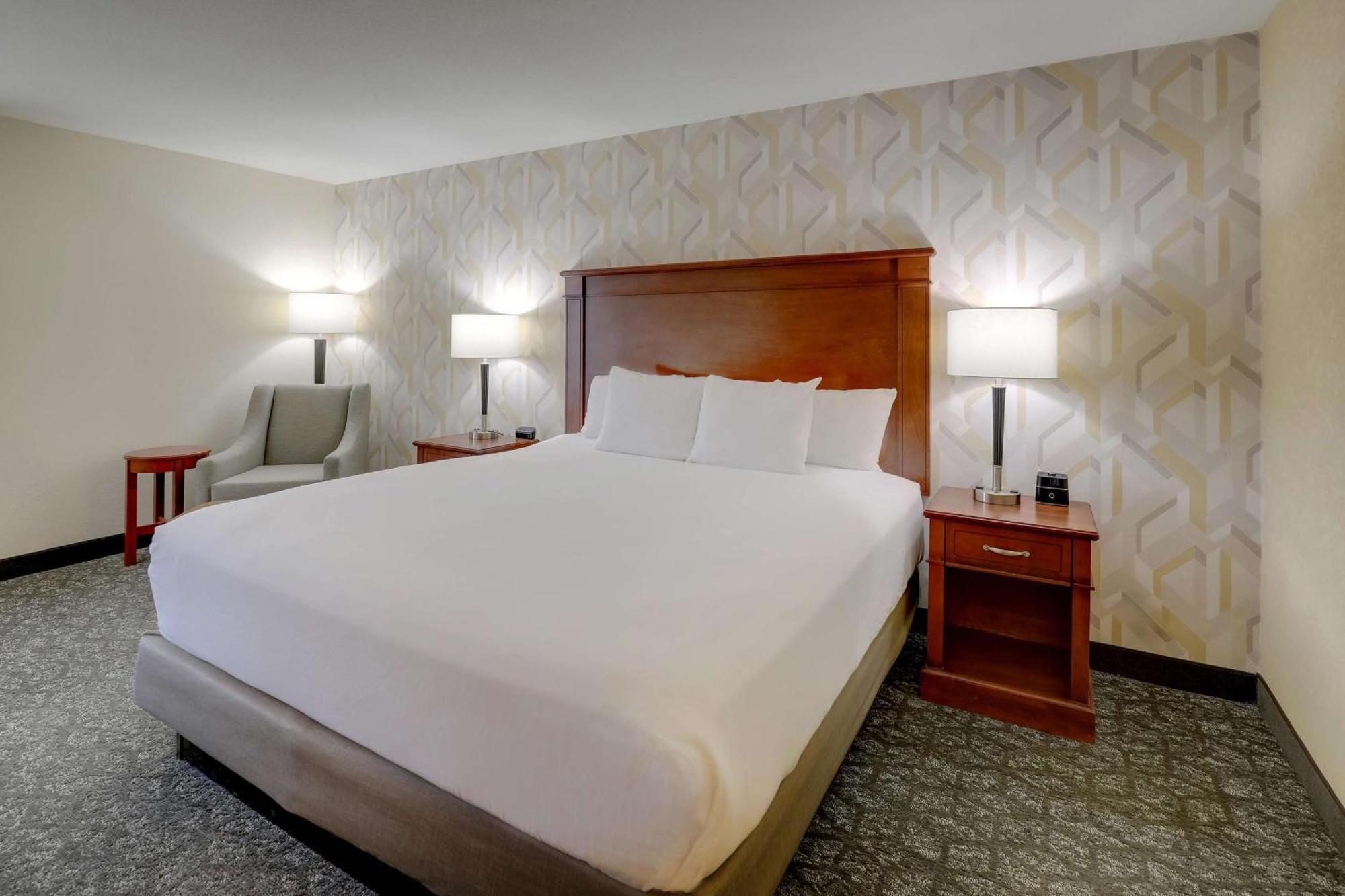 Drury Inn & Suites Charlotte University Place Eksteriør billede