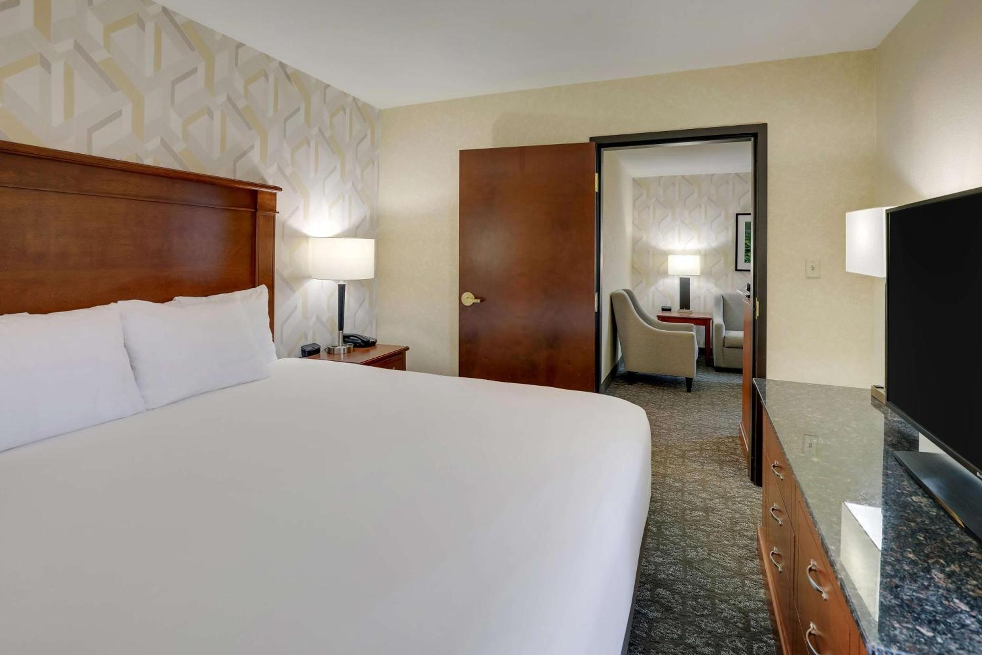 Drury Inn & Suites Charlotte University Place Eksteriør billede