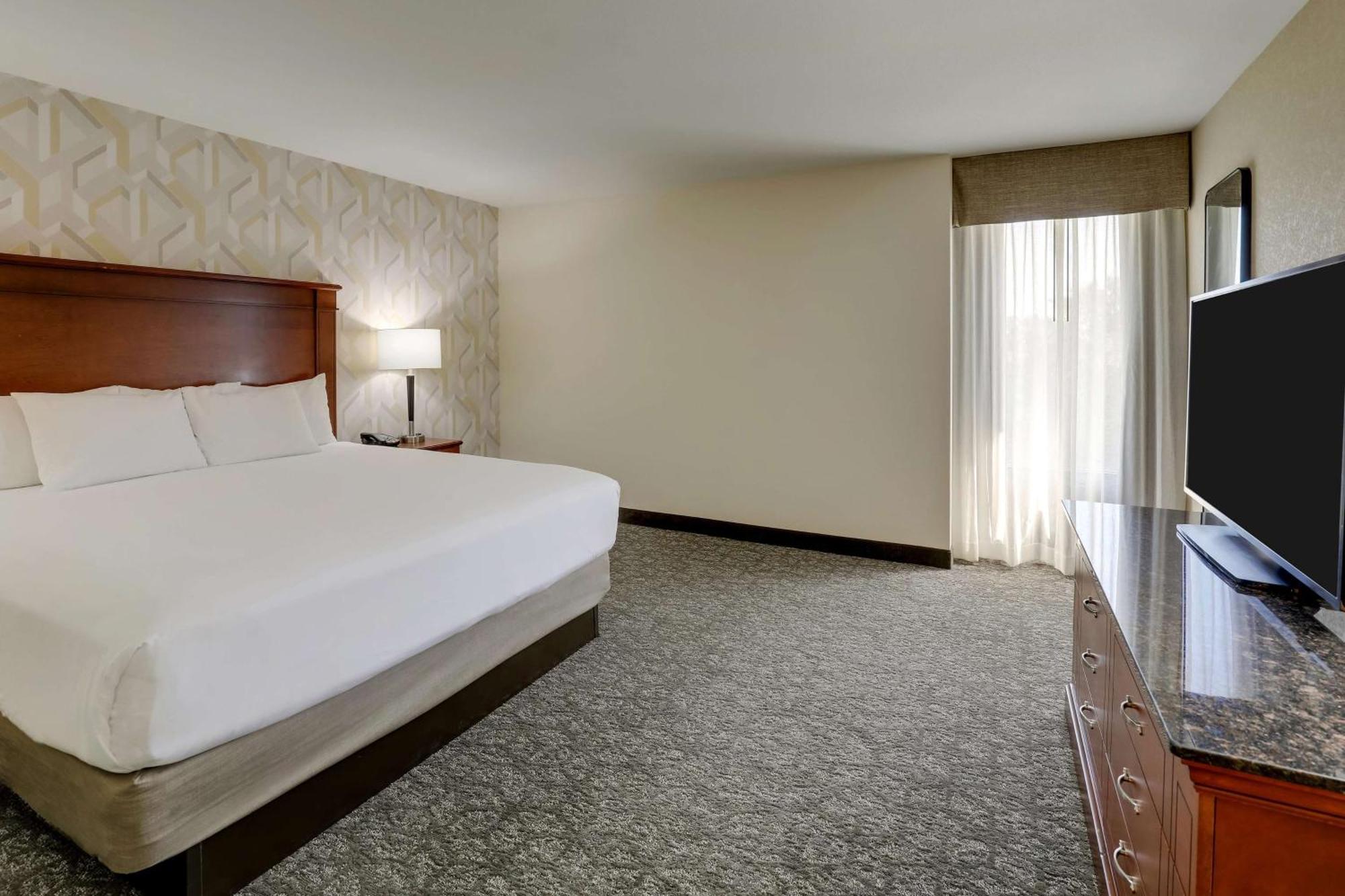 Drury Inn & Suites Charlotte University Place Eksteriør billede