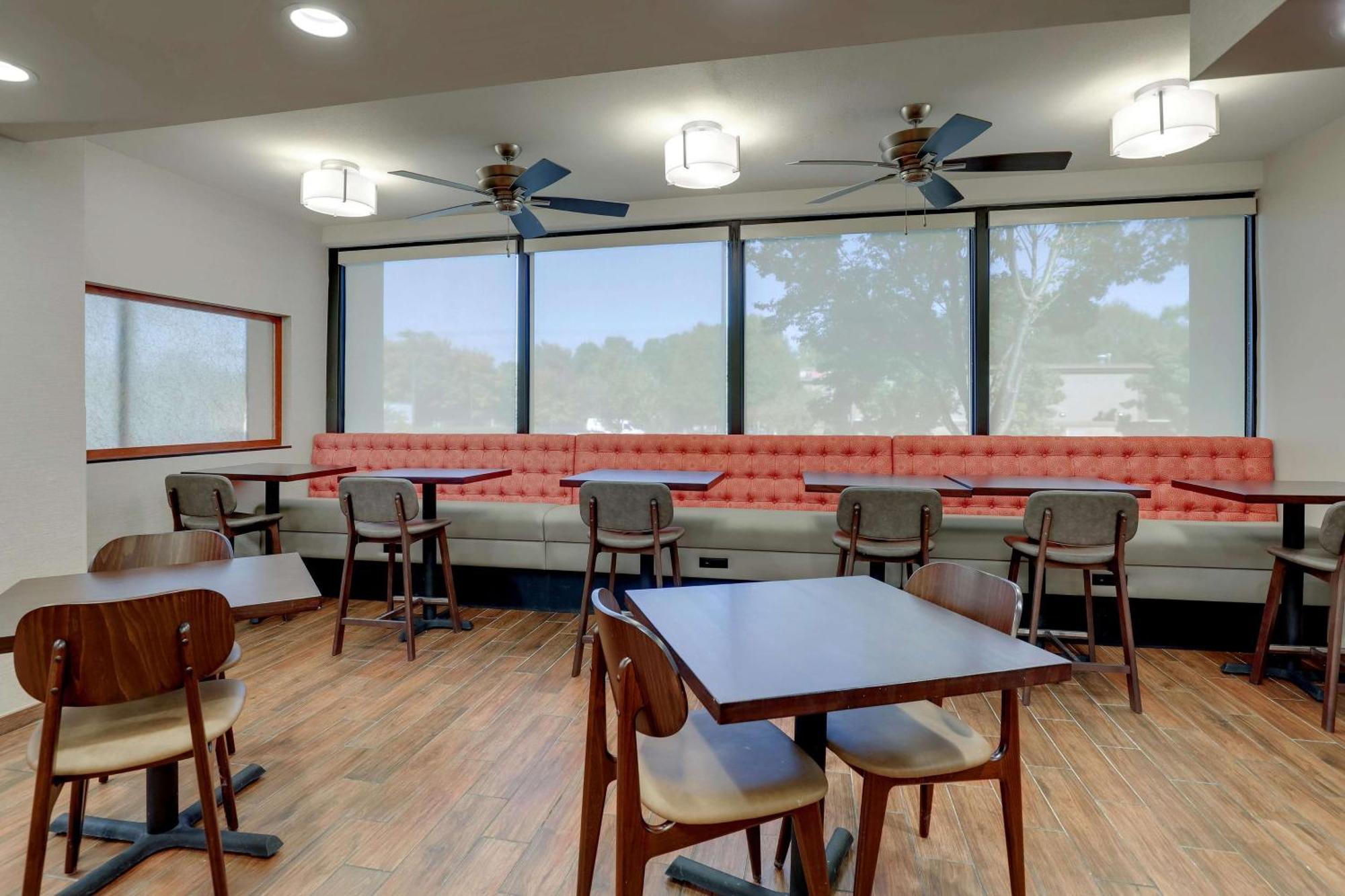 Drury Inn & Suites Charlotte University Place Eksteriør billede