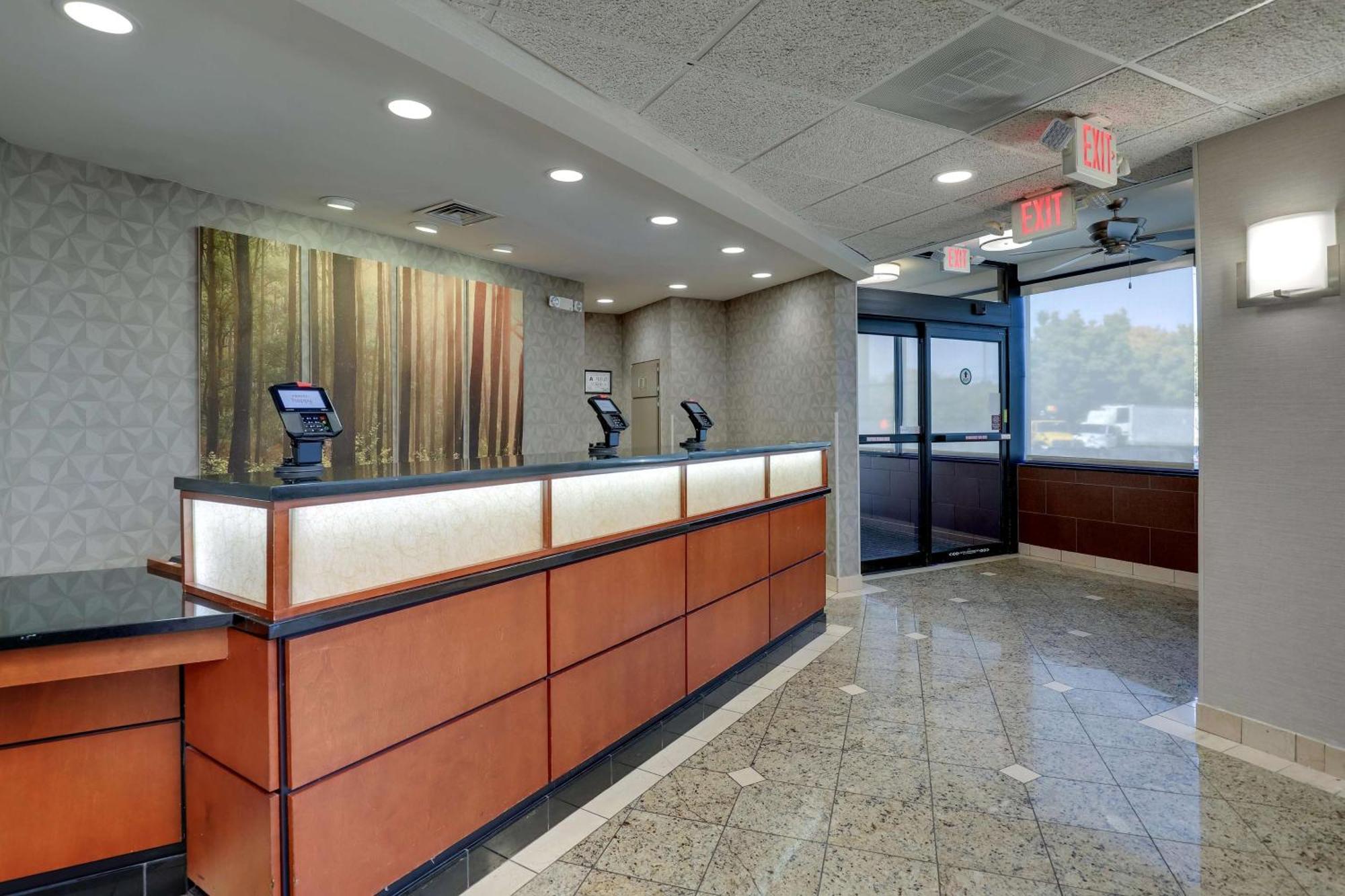Drury Inn & Suites Charlotte University Place Eksteriør billede