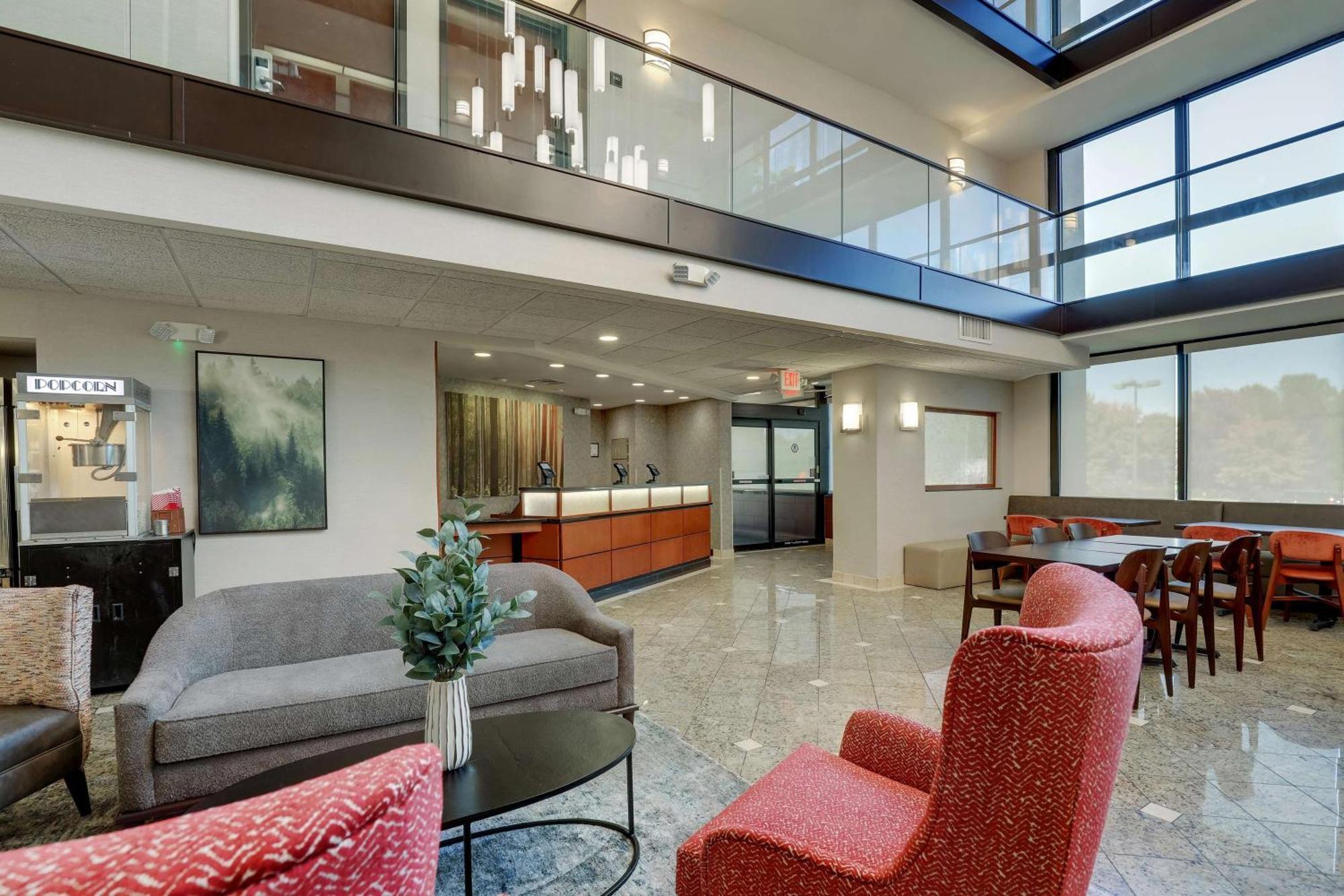Drury Inn & Suites Charlotte University Place Eksteriør billede