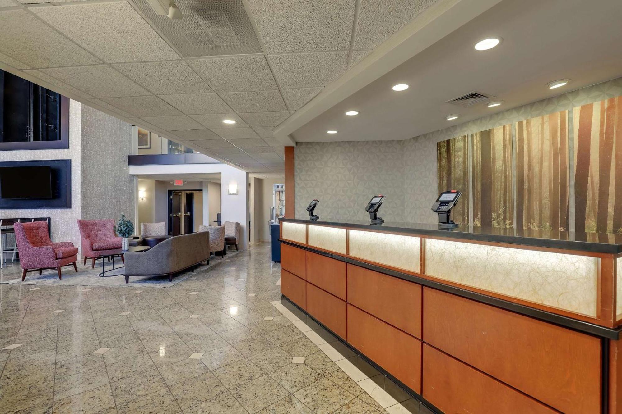 Drury Inn & Suites Charlotte University Place Eksteriør billede
